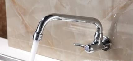 裤子在吃饭时候弄上油怎么办