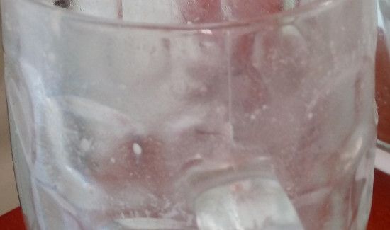 玻璃杯表面怎么洗也洗不干净