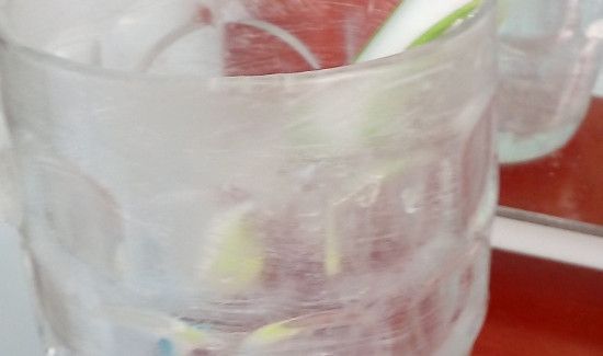 玻璃杯表面怎么洗也洗不干净