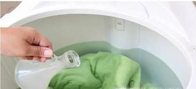 如何去除衣服上的油点