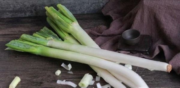 如何把葱切成葱花