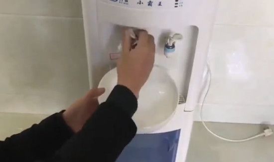 饮水机怎么清理里面的水垢