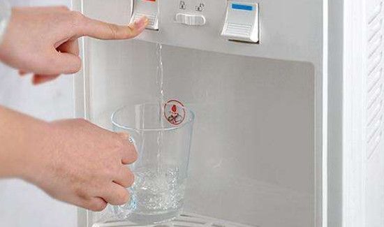 饮水机怎么用