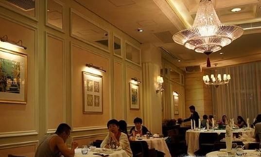 在外面餐馆吃到蟑螂等脏异物或者变质菜如何维权