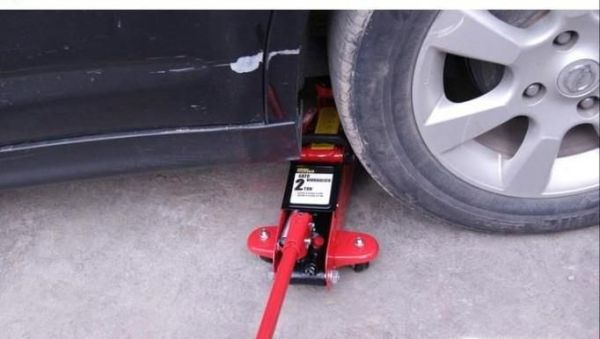 汽车轮胎更换步骤