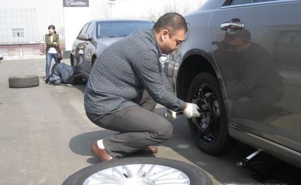 汽车轮胎更换步骤