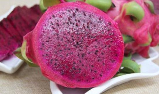 皮蛋可以和火龙果一起吃吗