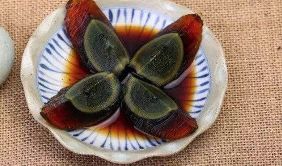 皮蛋可以和茄子一起吃吗?