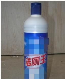 如何快速简单的清理蹲便器上的污垢