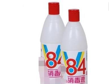 如何快速简单的清理蹲便器上的污垢