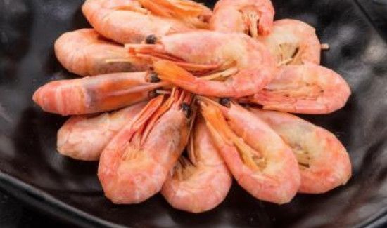 皮蛋可以和虾一起吃吗