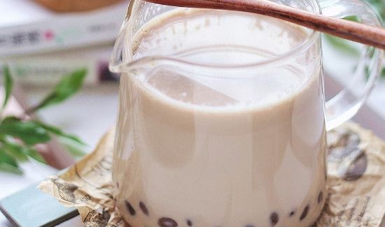 皮蛋可以和牛奶一起吃吗