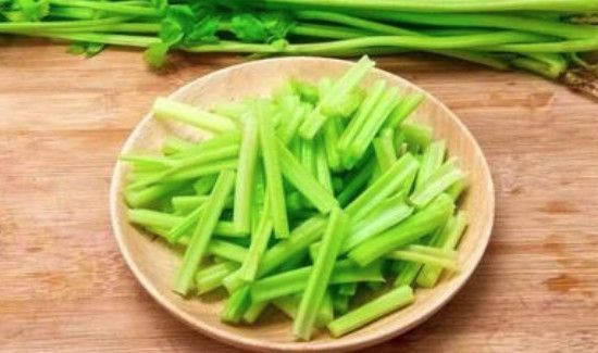 鸡肉可以和芹菜一起吃吗