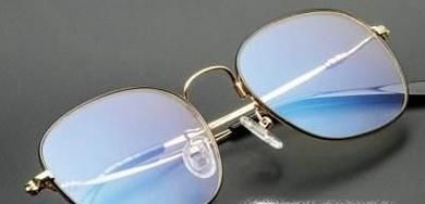 日常如何清洁保养树脂镜片的眼镜？