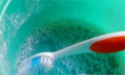 如何清洗发霉的皮鞋内部