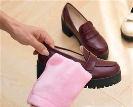 如何清洗发霉的皮鞋内部