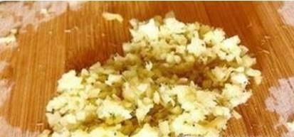 去除白衣服上的黑斑