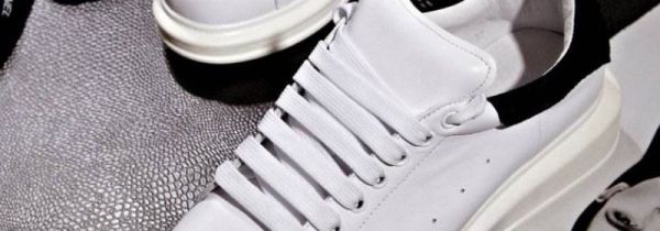 白色鞋子发霉怎么洗掉霉斑