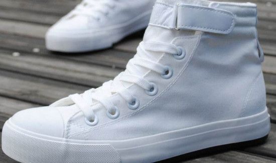 白色鞋子变黄了怎么洗白啊