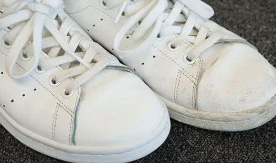 白色鞋子洗了晒了发黄怎么办