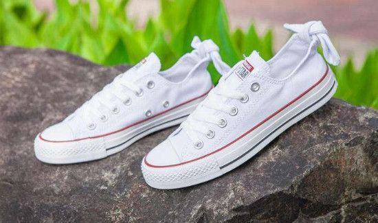 白色鞋子变黄了怎么洗白啊