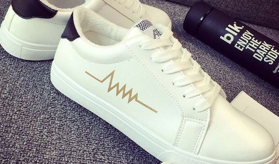 白色鞋子变黄了怎么洗白啊