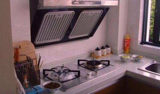 厨房抽油烟机反味怎么办