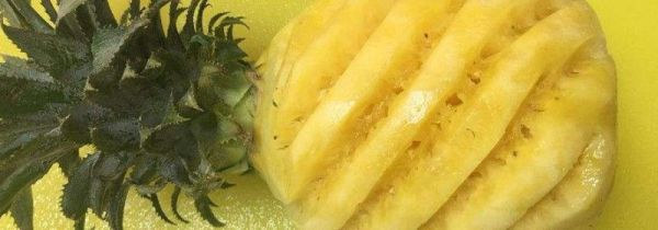 菠萝可以和鸡蛋一起吃吗