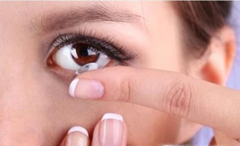 日抛隐形眼镜和日戴型隐形眼镜区别