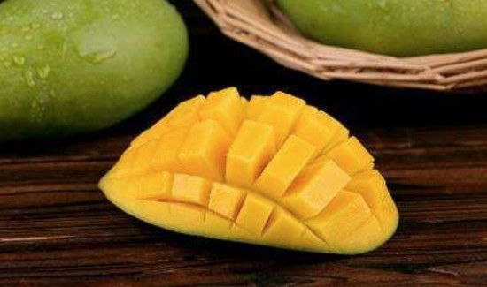 芒果可以和酸奶一起吃吗?