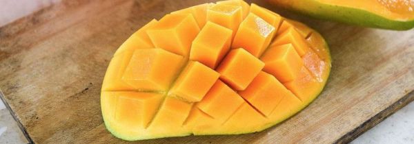 芒果可以和牛奶一起吃吗?