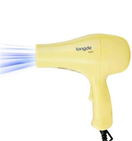 木地板上有透明胶布粘过痕迹怎么去除？