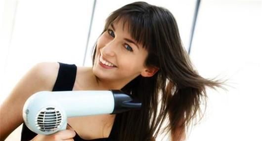 如何安全使用电吹风？电吹风使用注意事项！