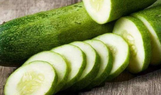 柿子可以和黄瓜一起吃吗