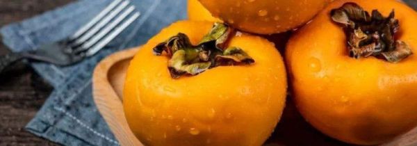 柿子可以和牛奶一起吃吗