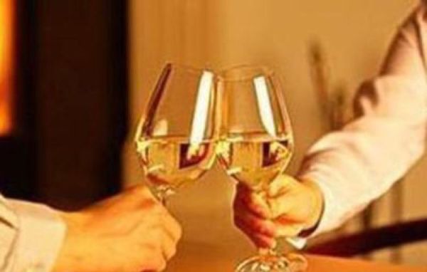 为什么很多人爱喝酒?