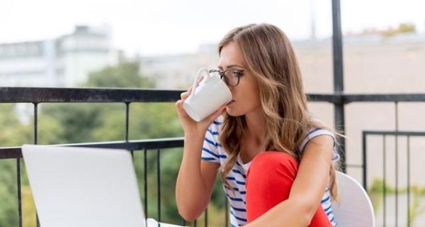 经常喝白开水，到底是对肾好还是损伤肾？