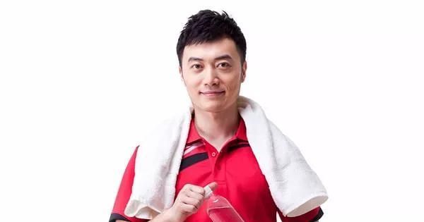 经常喝白开水，到底是对肾好还是损伤肾？