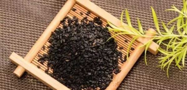 我的头发两天不洗就油得不行，是不是身体有问题啊？