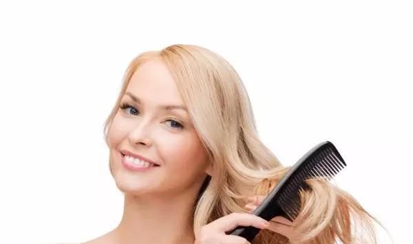 我的头发两天不洗就油得不行，是不是身体有问题啊？