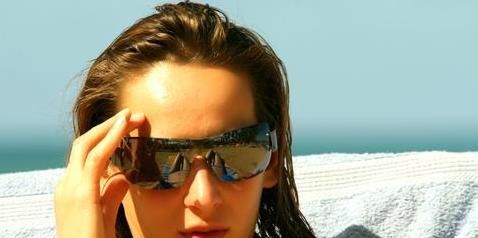 我的头发两天不洗就油得不行，是不是身体有问题啊？