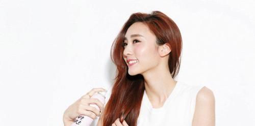 我的头发两天不洗就油得不行，是不是身体有问题啊？