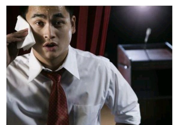 吃饭时头部大汗淋漓是什么原因？