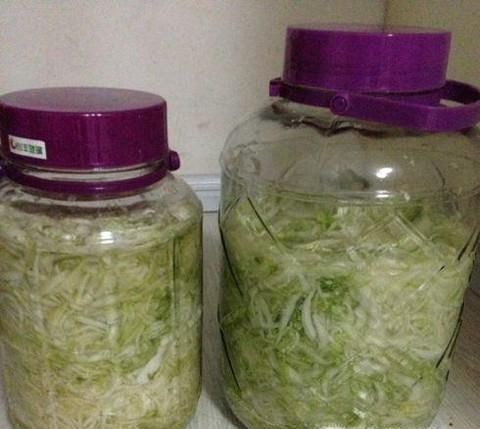 怎么用瓶子腌酸菜