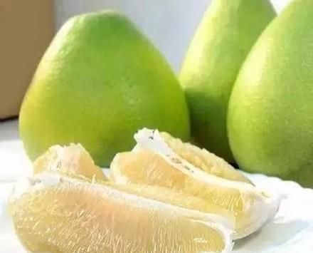 手剥柚子的方法