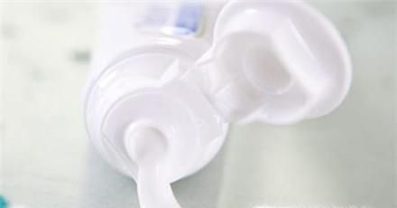 如何清洗绒面的鞋子