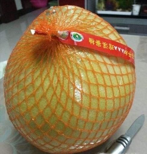 手剥柚子的方法