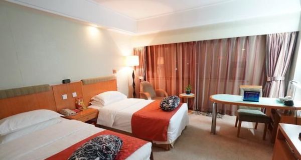 酒店床尾经常会放一块长条的布，这是用来干嘛的？