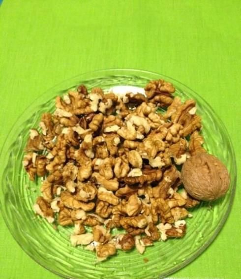 如何将核桃快速剥开