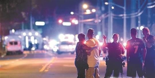 怎样正确使用安全锤逃生？